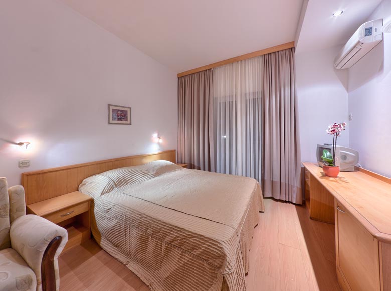 Hotel Nano - 360split Graphic design
